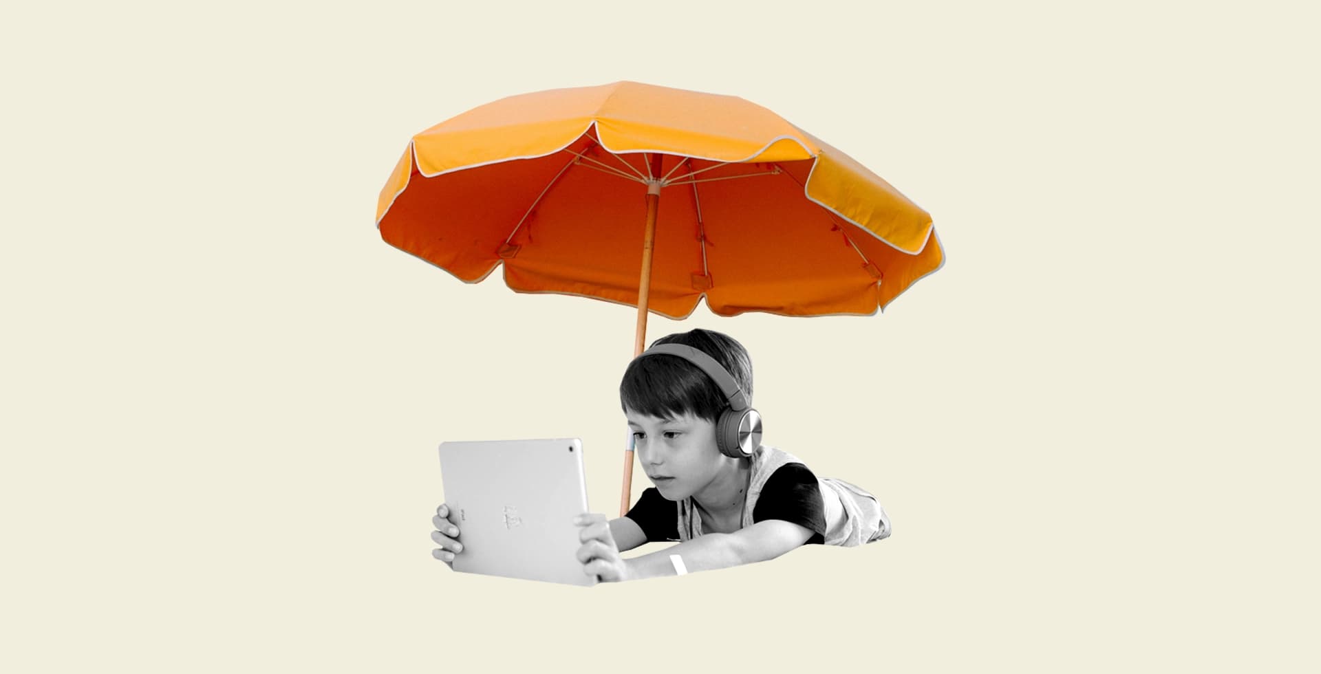Sommarlov med npf. Ett kollage med ett barn som tittar på en surfplatta under ett parasoll.